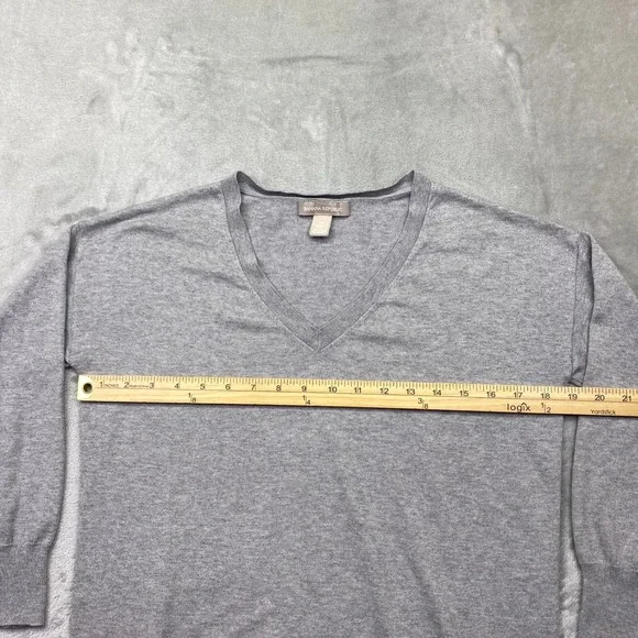 Banana Republic Womens Silk Blend V-Neck Sweater Grey Heather Medium Preppy - Picture 4 of 8